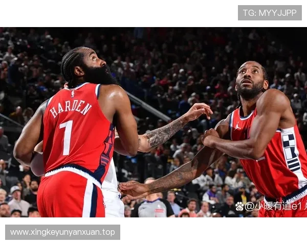 回顾篮球史上最震撼的经典比赛与永恒瞬间传奇球星对决背后的故事